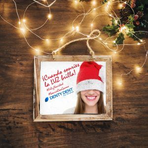 diseño de felicitacion de navidad clinica dental